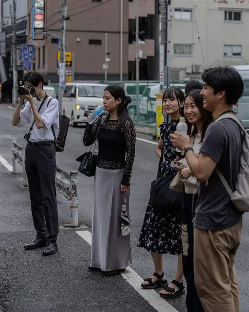 街歩きを楽しむ参加者たち